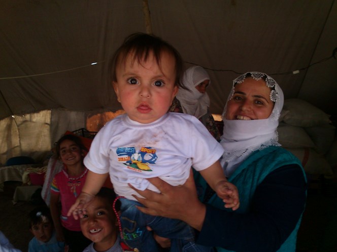 Kurdyjskie mamy, choć mogą wydawać się nieśmiałe, bardzo lubią chwalić się swoimi dzieciakami