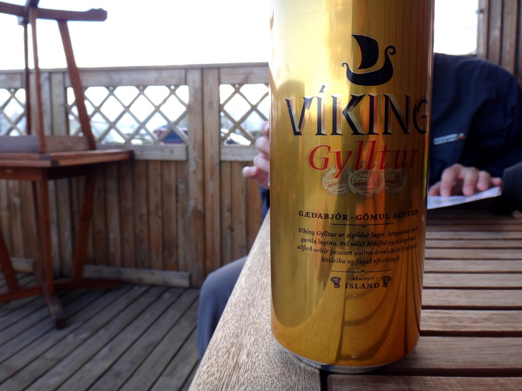 20:30. Pierwsza podczas wyjazdu degustacja piwa Viking. Jak na browar za 30 zł smak zdecydowanie rozczarowuje.
