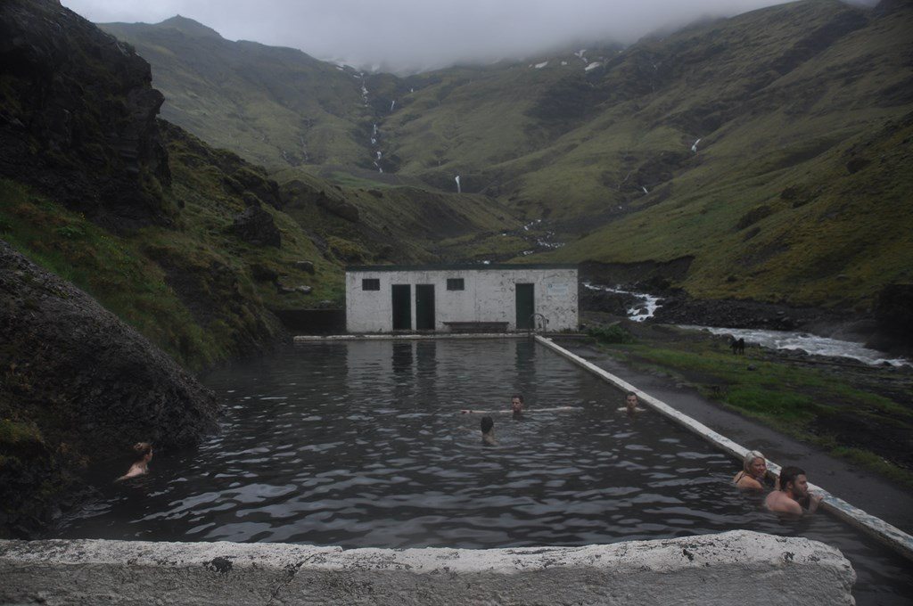  opuszczony basen na islandii